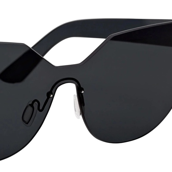 Retrosuperfuture Tuttolente Zizza Black